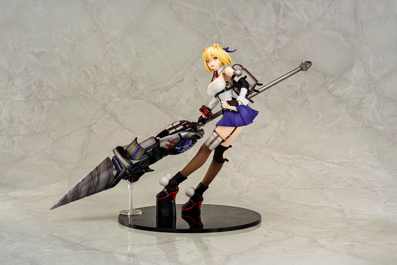 GOD EATER 3 クレア・ヴィクトリアス あみあみ限定笑顔版 1/7 完成品フィギュア[プラム]限定版は、あまり笑顔を見せないクレアがふとした時に見せた一瞬の表情を立体化した商品になっています。是非皆様のお手元にてお楽しみください。