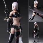 ニーア オートマタ PLAY ARTS改 〈ヨルハ A型 二号 DX版〉[スクウェア・エニックス]DX版には交換用の短髪、叫び顔、大剣四〇式斬機刀や剣マウント用のマウントパーツにリングエフェクト、自爆モードの換装用ボディパーツも付属する豪華仕様。