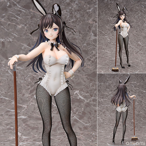 TVアニメ『ギルドの受付嬢ですが、残業は嫌なのでボスをソロ討伐しようと思います』より、主人公「アリナ・クローバー」がオリジナルのバニースーツ姿で登場です。